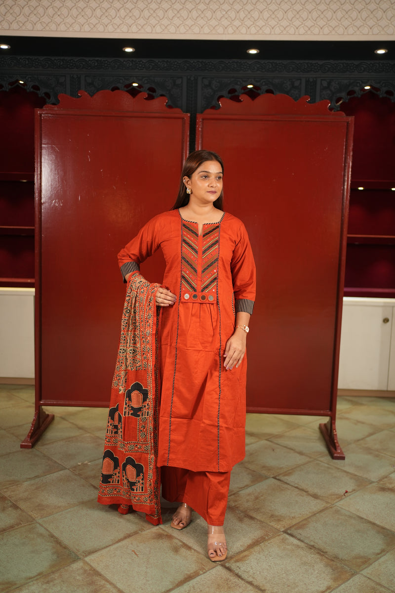 Rust Geometric Kurti Set