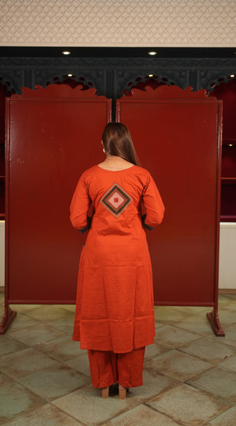 Rust Geometric Kurti Set