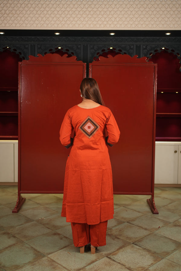 Rust Geometric Kurti Set