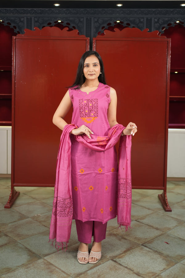 Fuchsia Sleeveless Kurti Set