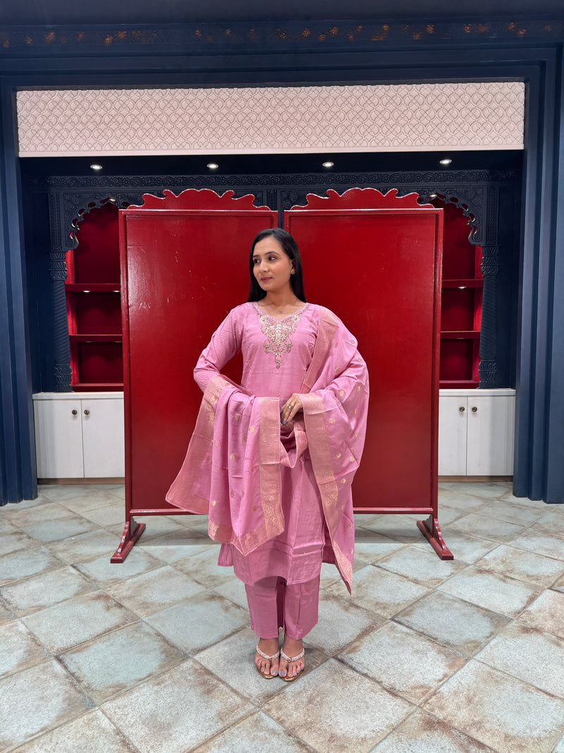 Lilac Pink Hand-Embroidered Chanderi Kurta Set