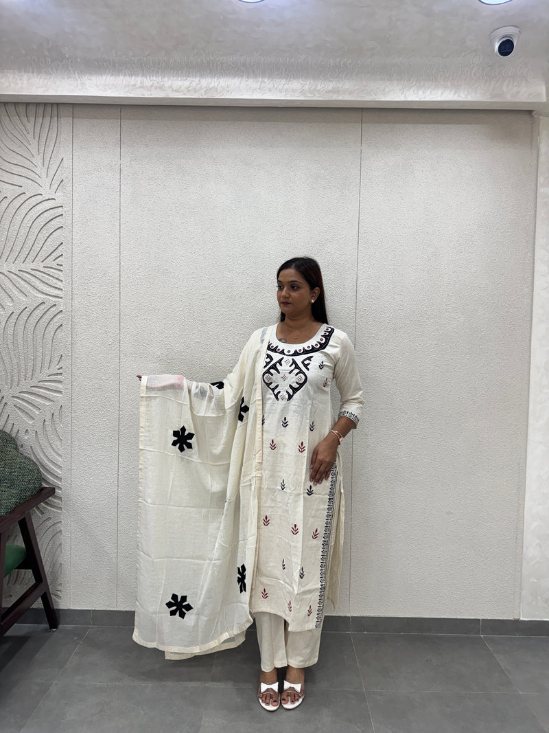 Off-White & Black Kurta Set