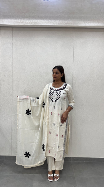 Off-White & Black Kurta Set