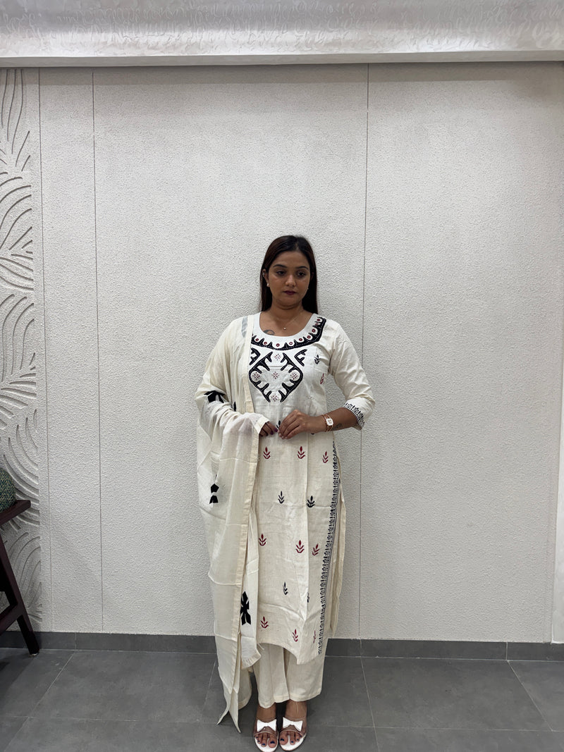 Off-White & Black Kurta Set