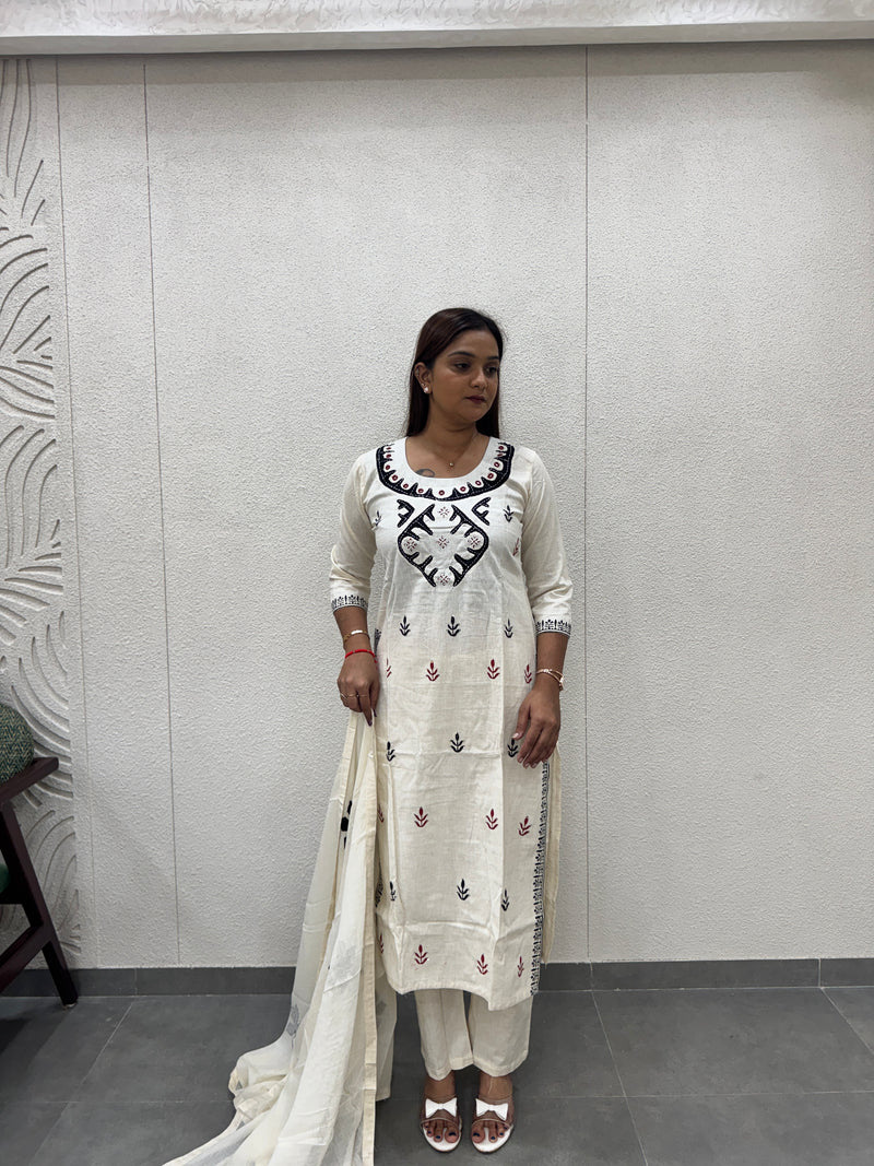 Off-White & Black Kurta Set
