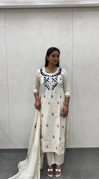 Off-White & Black Kurta Set
